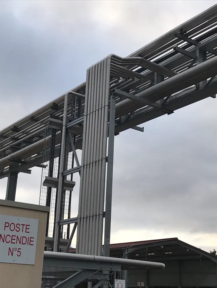 tuyauterie_ligne_de_tuyauterie_sur_rack_3